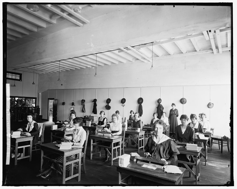 Picture of women employed in a tabulating machine environment in 1905.