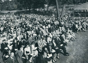 Picture of those attending the Poughkeepsie Memorial Day Ceremonies to honor the IBMers who made the 